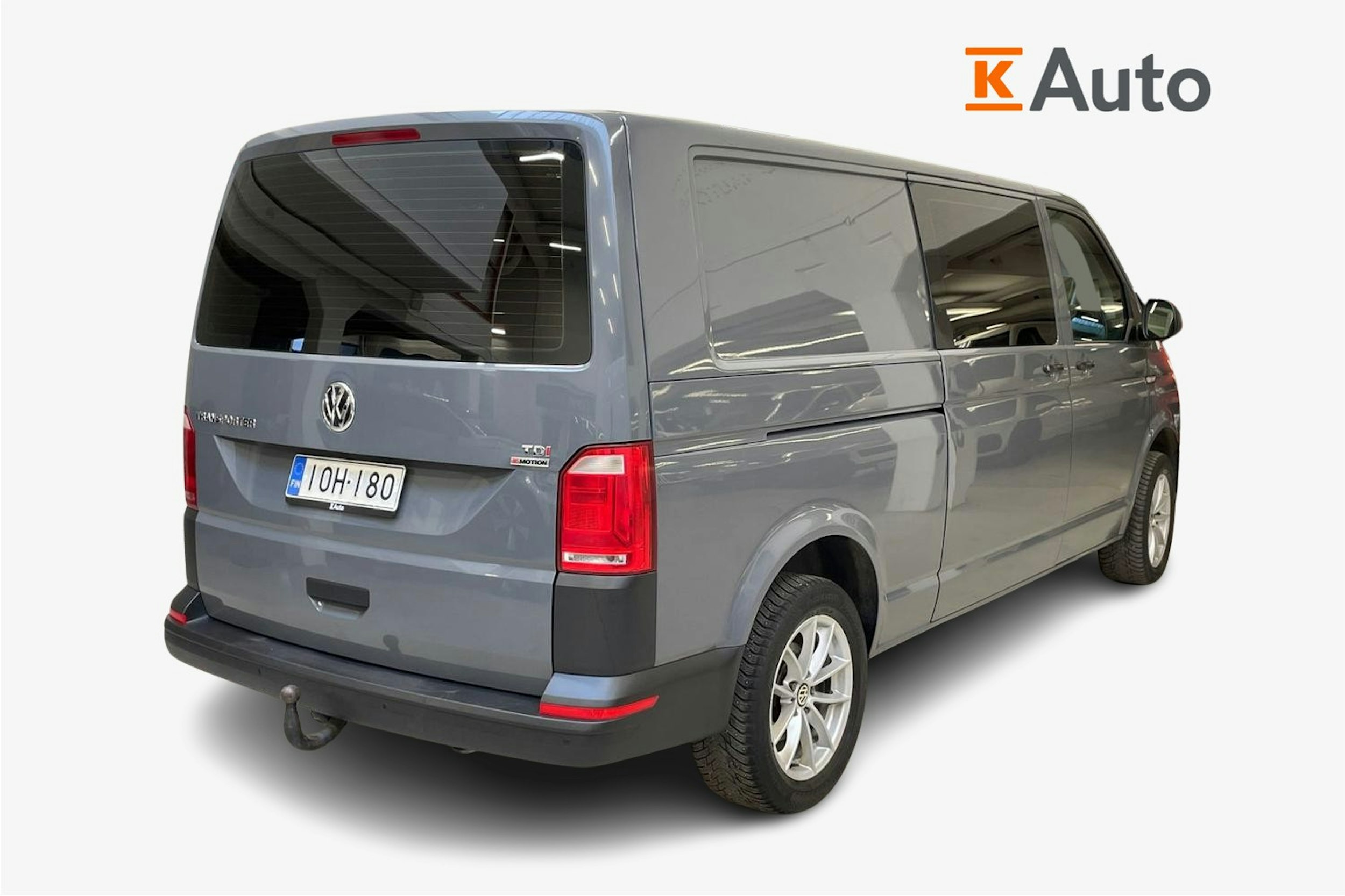 harmaa Volkswagen Transporter 2018 kuva 2.