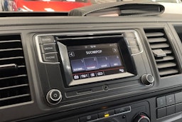 harmaa Volkswagen Transporter 2018 kuva 15.