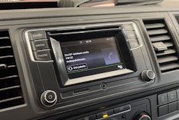 harmaa Volkswagen Transporter 2018 kuva 17.