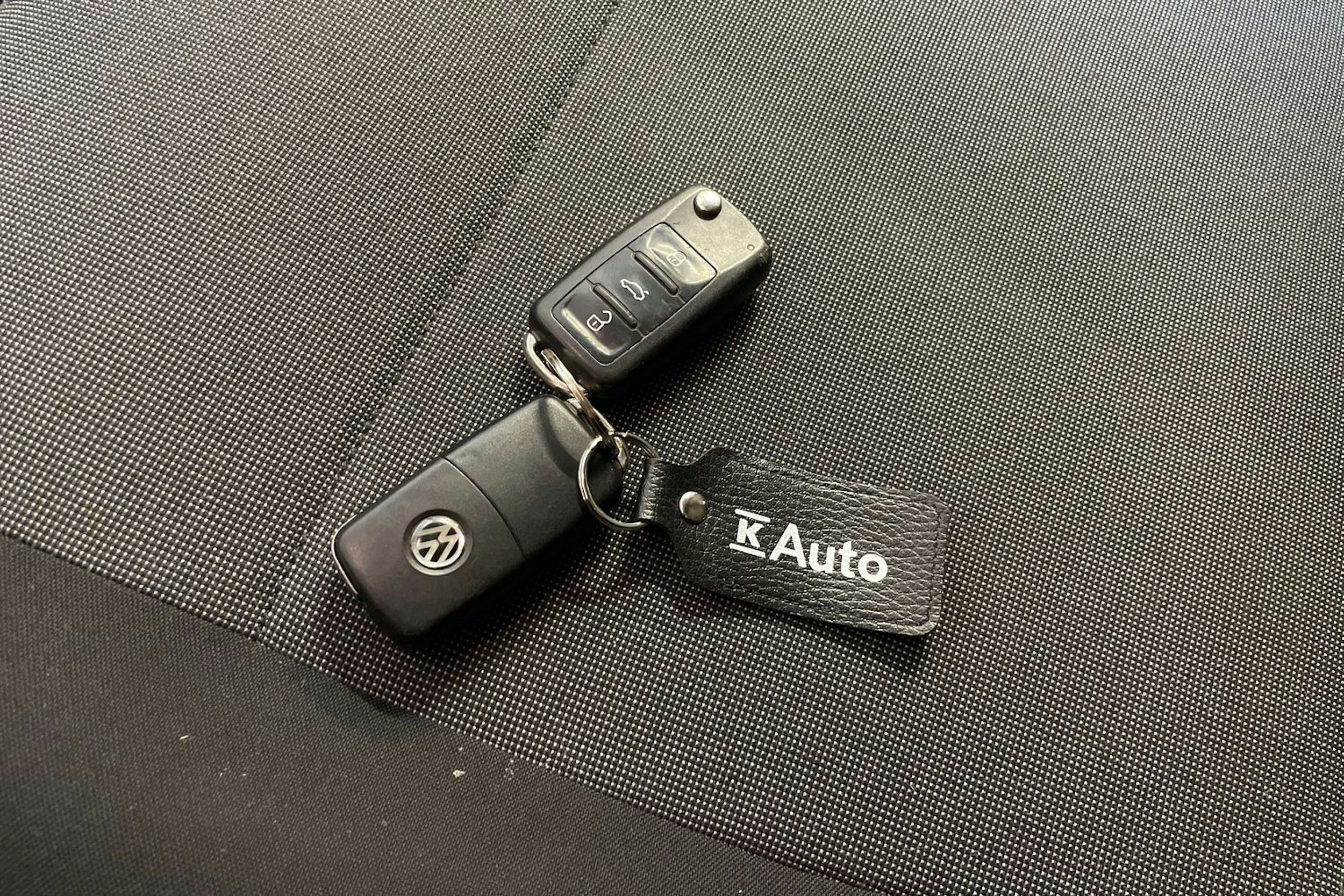 harmaa Volkswagen Transporter 2018 kuva 23.