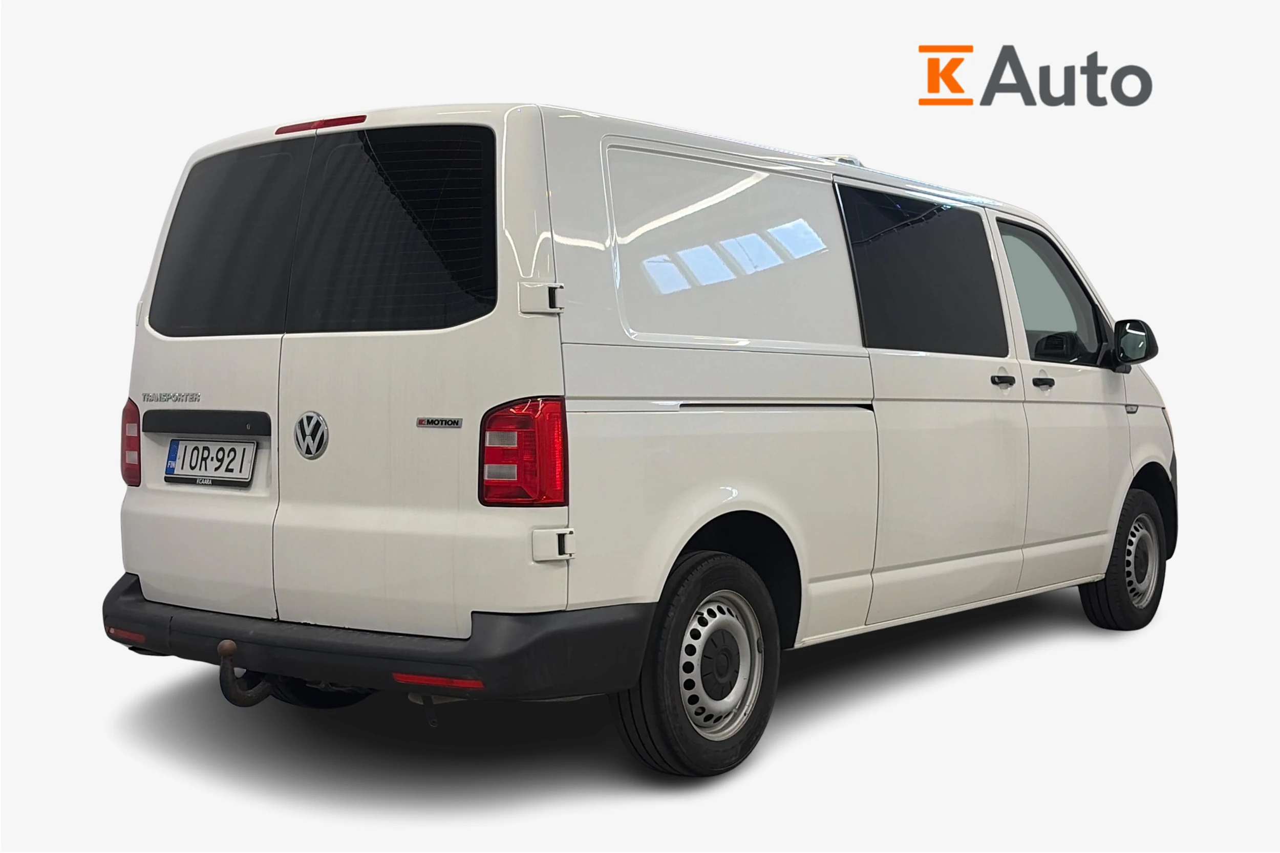 valkoinen Volkswagen Transporter 2019 kuva 2.