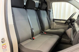 valkoinen Volkswagen Transporter 2019 kuva 8.