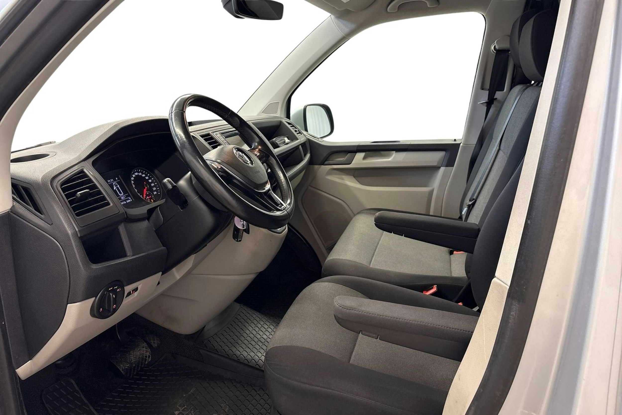 hopea Volkswagen Transporter 2018 kuva 6.