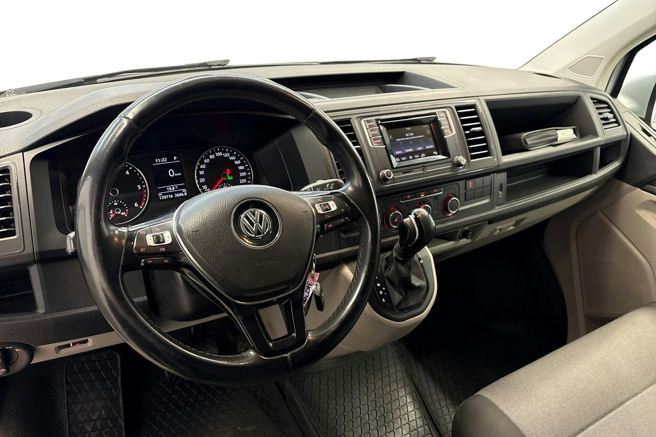 hopea Volkswagen Transporter 2018 kuva 7.