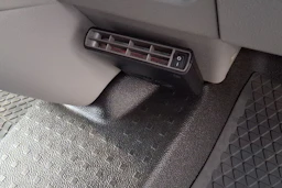 harmaa Volkswagen Transporter 2018 kuva 18.