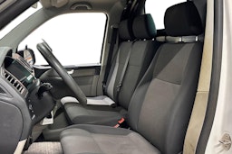 valkoinen Volkswagen Transporter 2018 kuva 3.