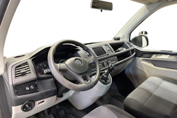 valkoinen Volkswagen Transporter 2019 kuva 9.