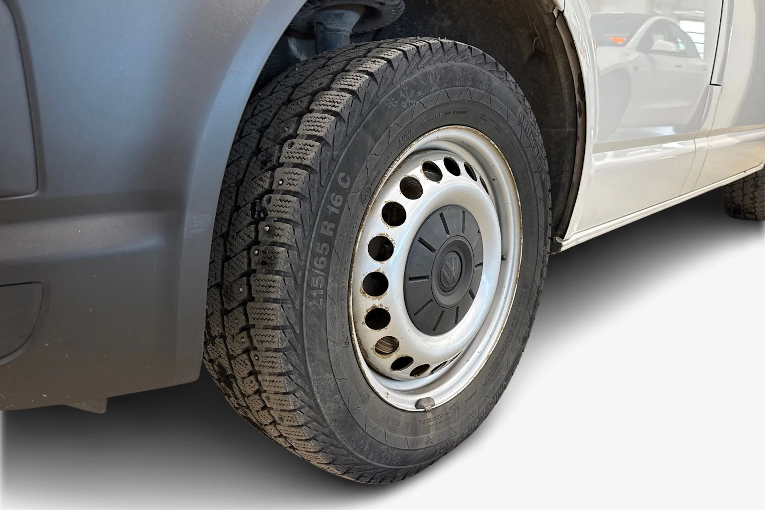 valkoinen Volkswagen Transporter 2019 kuva 11.