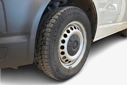 valkoinen Volkswagen Transporter 2019 kuva 11.