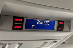 valkoinen Volkswagen Transporter 2019 kuva 20.