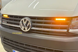 valkoinen Volkswagen Transporter 2019 kuva 26.