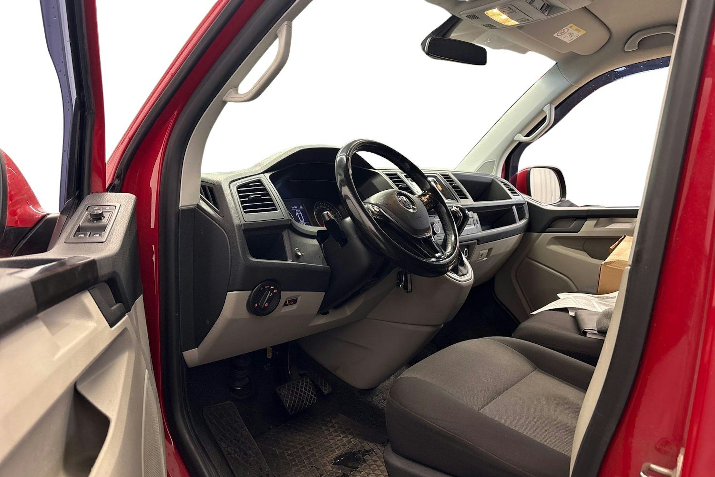 punainen Volkswagen Transporter 2018 kuva 3.