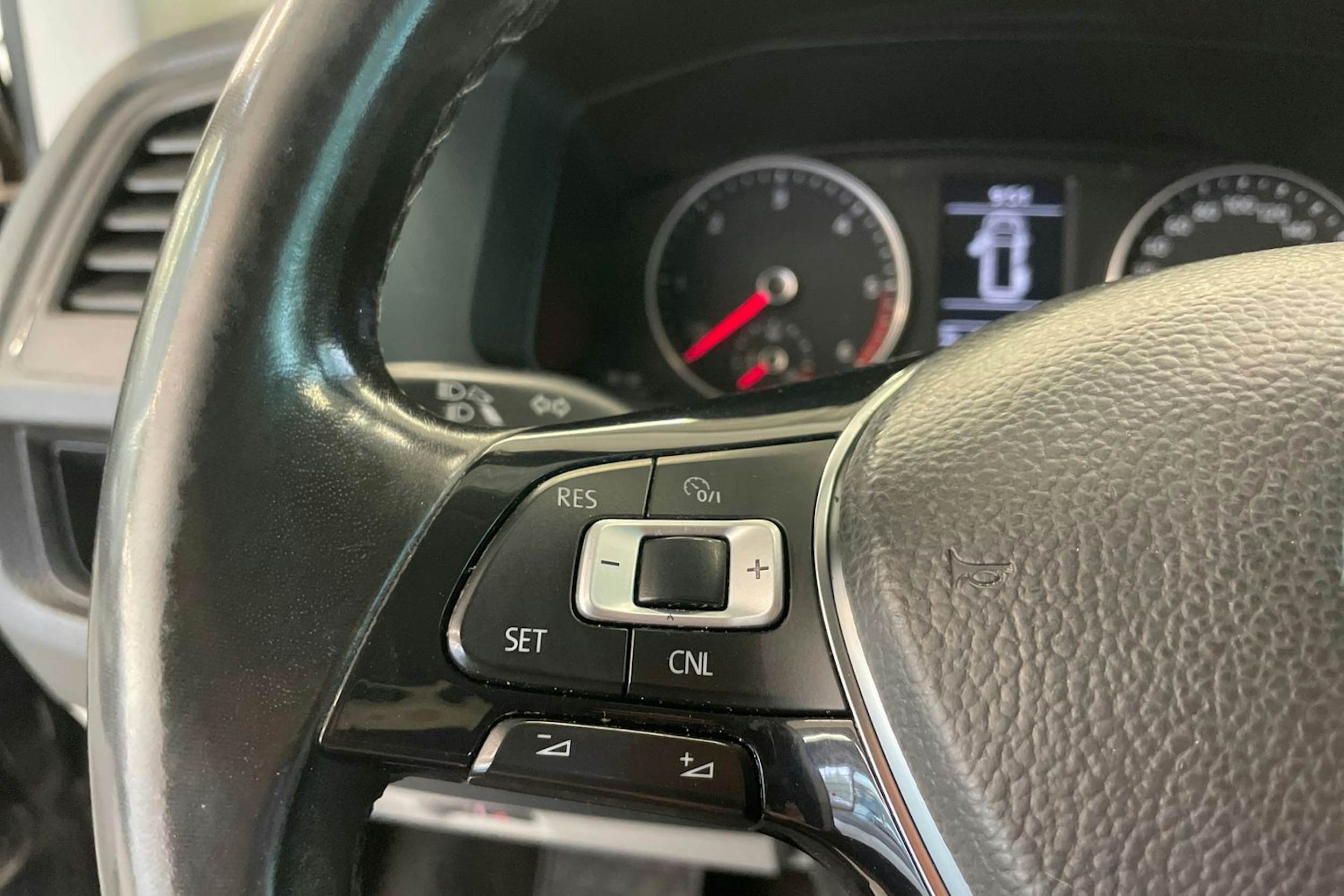 met. musta Volkswagen Transporter 2018 kuva 15.