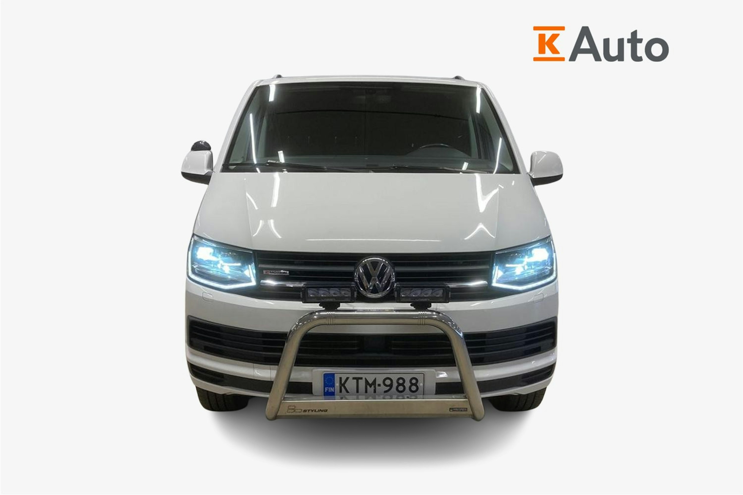 valkoinen Volkswagen Transporter 2018 kuva 5.