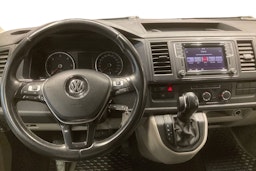 valkoinen Volkswagen Transporter 2018 kuva 9.