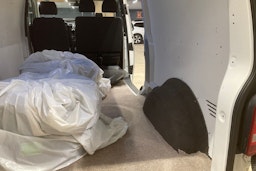 valkoinen Volkswagen Transporter 2018 kuva 16.