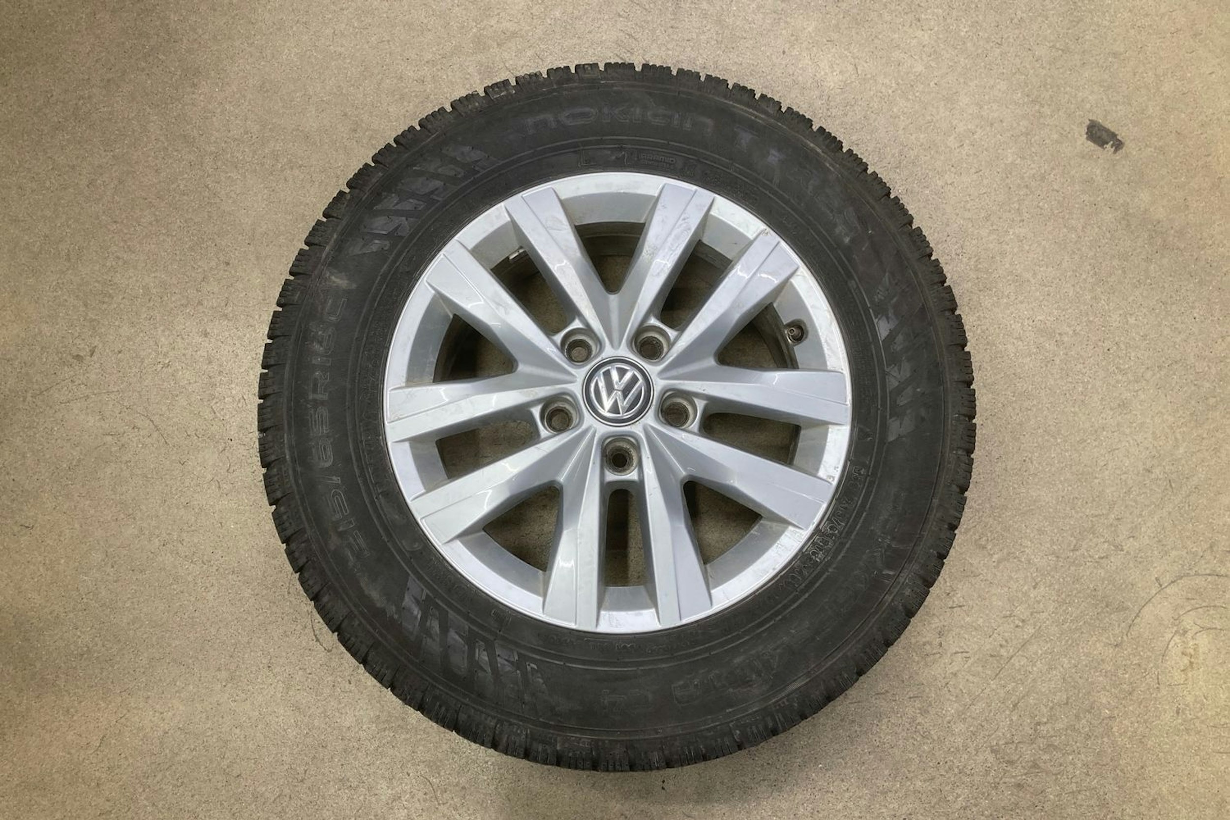 valkoinen Volkswagen Transporter 2018 kuva 17.