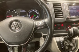 valkoinen Volkswagen Transporter 2018 kuva 21.