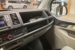 valkoinen Volkswagen Transporter 2018 kuva 26.