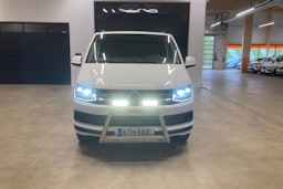 valkoinen Volkswagen Transporter 2018 kuva 29.