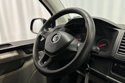 sininen Volkswagen Transporter 2018 kuva 11.