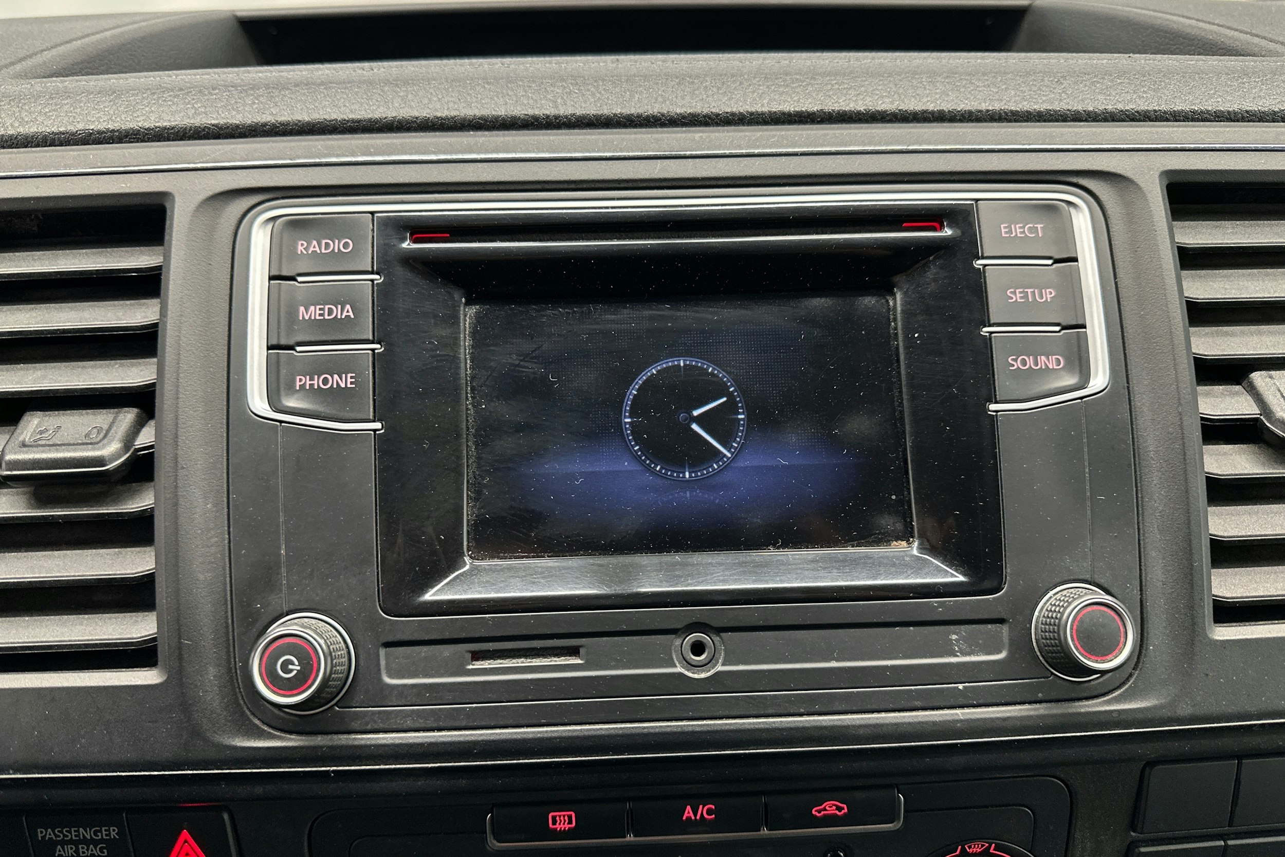 sininen Volkswagen Transporter 2018 kuva 12.