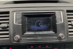 sininen Volkswagen Transporter 2018 kuva 12.