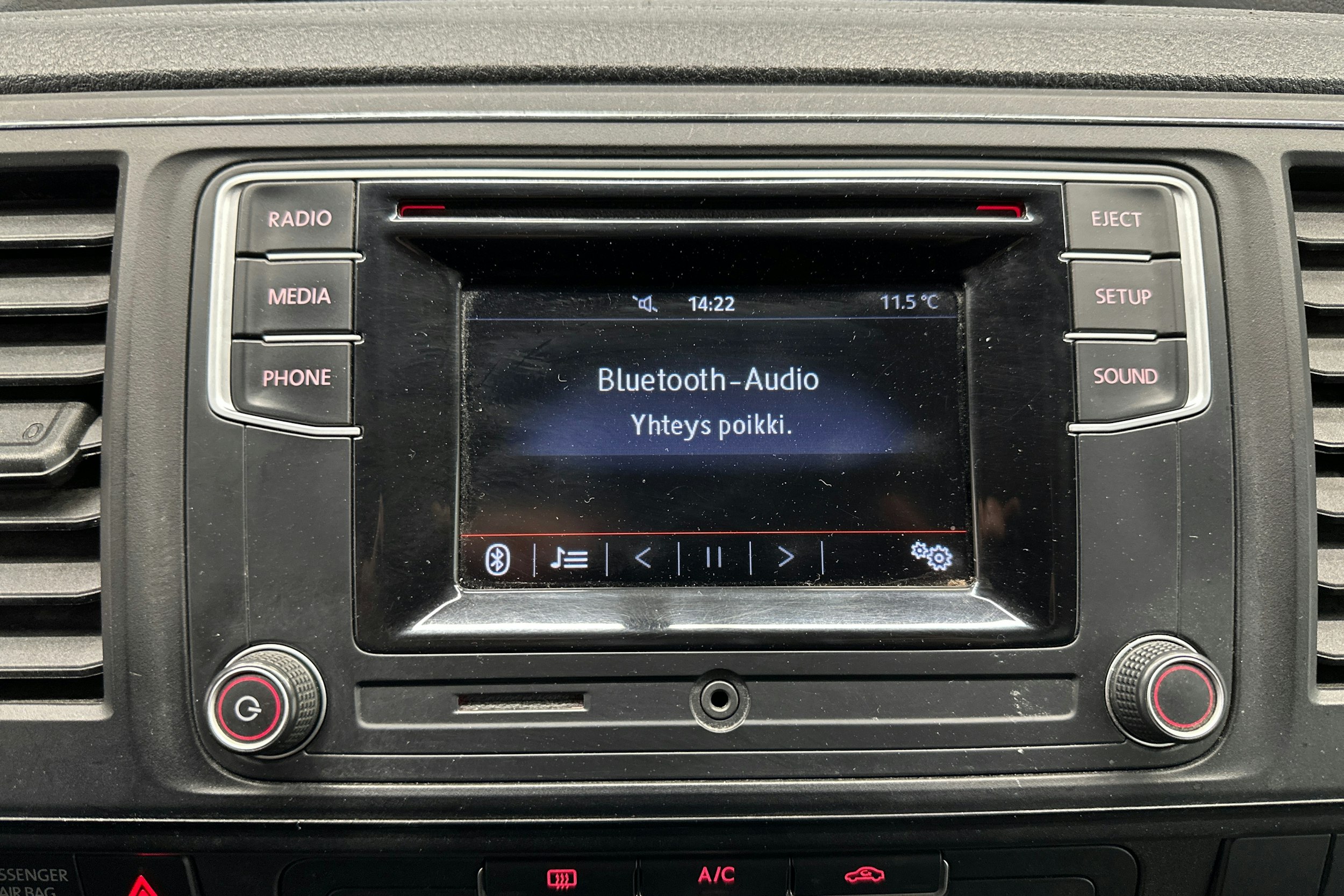 sininen Volkswagen Transporter 2018 kuva 13.