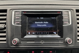 sininen Volkswagen Transporter 2018 kuva 13.