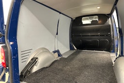 sininen Volkswagen Transporter 2018 kuva 19.