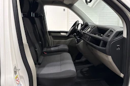 Valkoinen Volkswagen TRANSPORTER 2018 kuva 13.