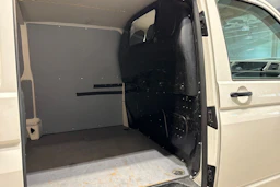 Valkoinen Volkswagen TRANSPORTER 2018 kuva 18.