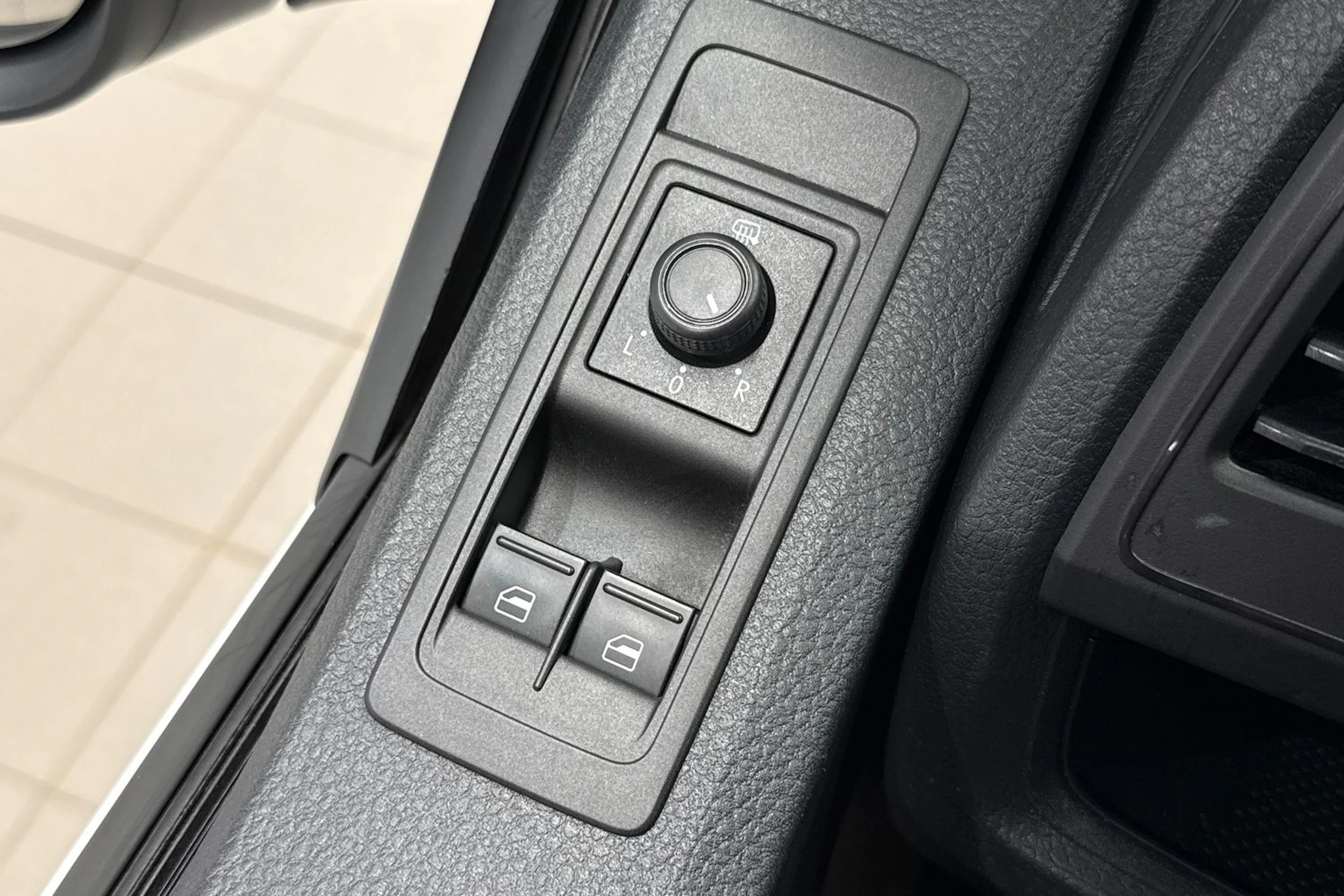 Valkoinen Volkswagen TRANSPORTER 2018 kuva 24.