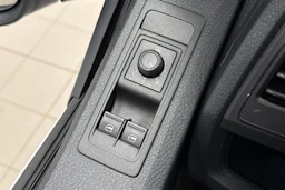 Valkoinen Volkswagen TRANSPORTER 2018 kuva 24.