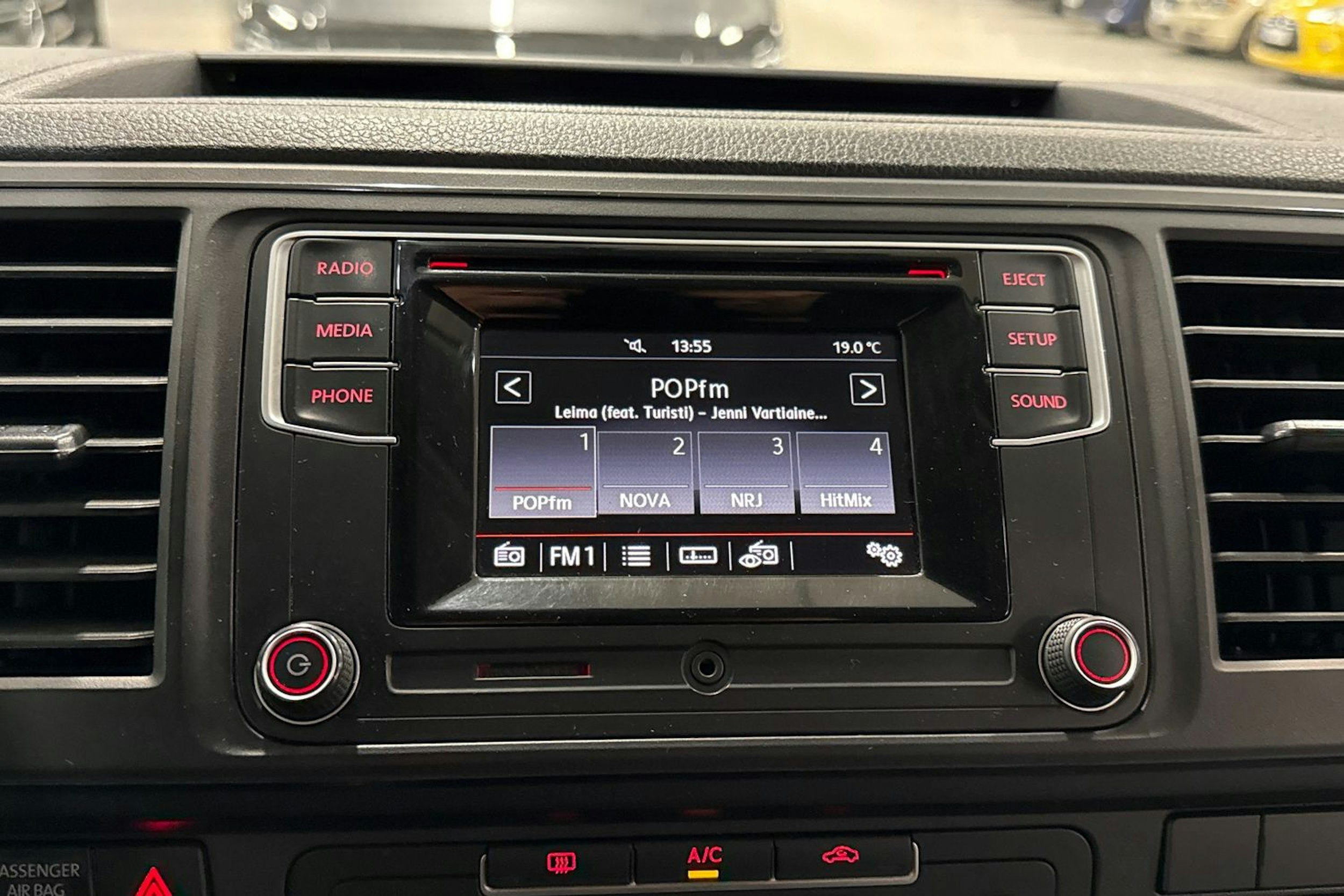 Sininen Volkswagen TRANSPORTER 2018 kuva 18.