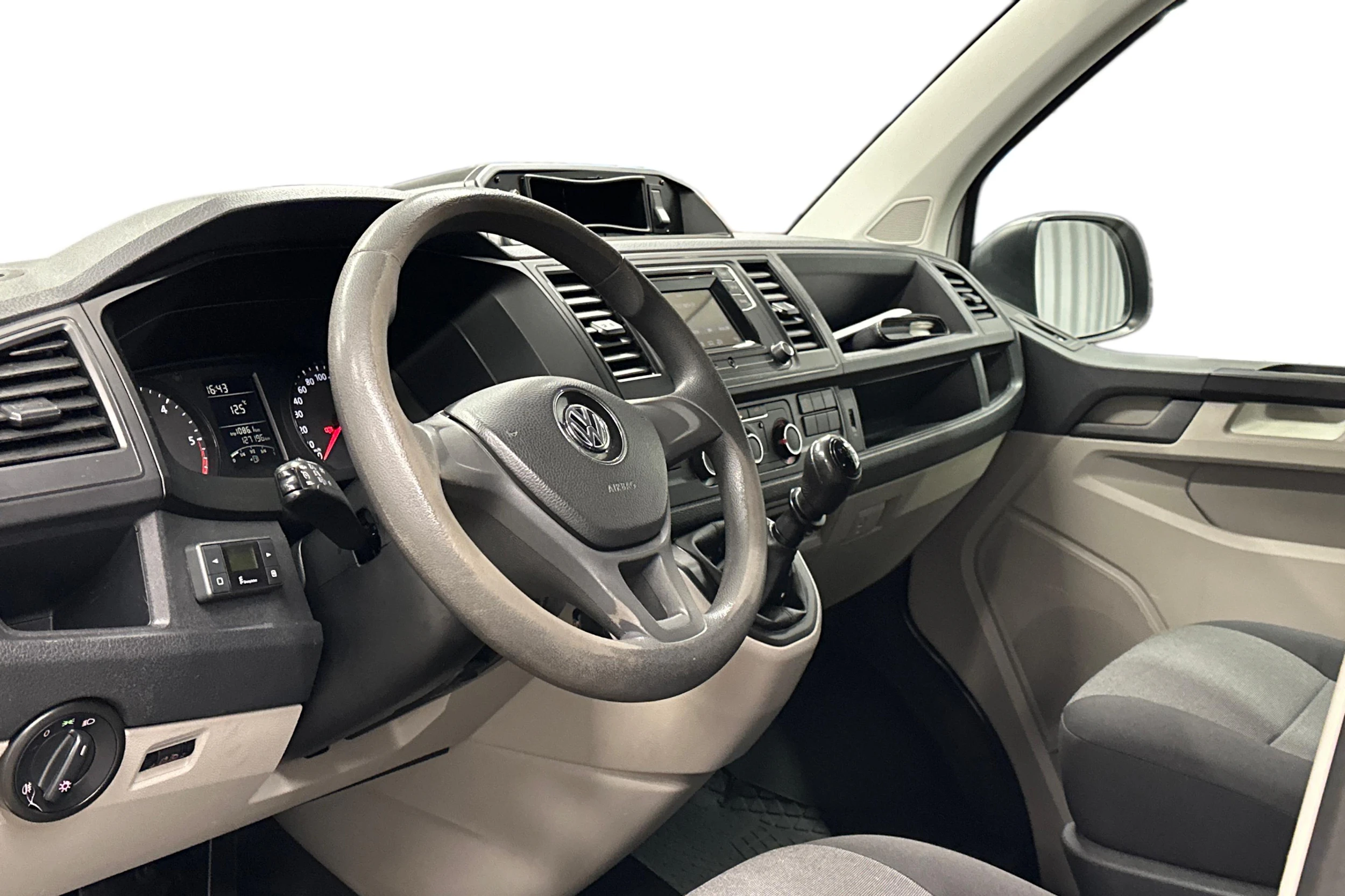 valkoinen Volkswagen Transporter 2018 kuva 6.