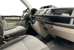 valkoinen Volkswagen Transporter 2018 kuva 7.