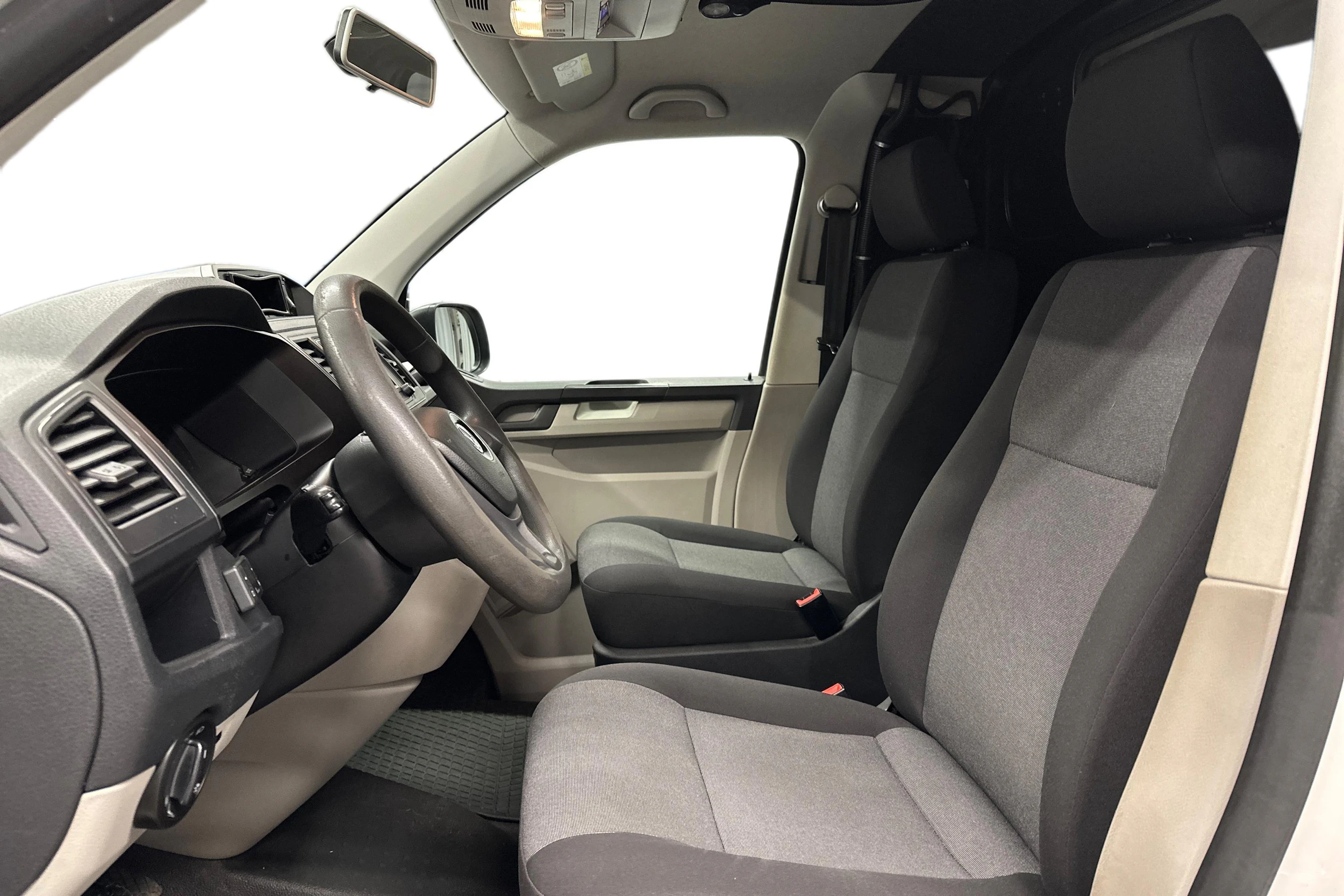 valkoinen Volkswagen Transporter 2018 kuva 8.