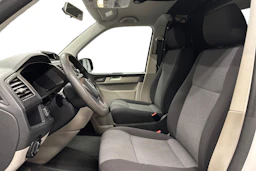 valkoinen Volkswagen Transporter 2018 kuva 8.