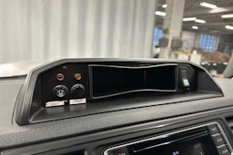 valkoinen Volkswagen Transporter 2018 kuva 15.