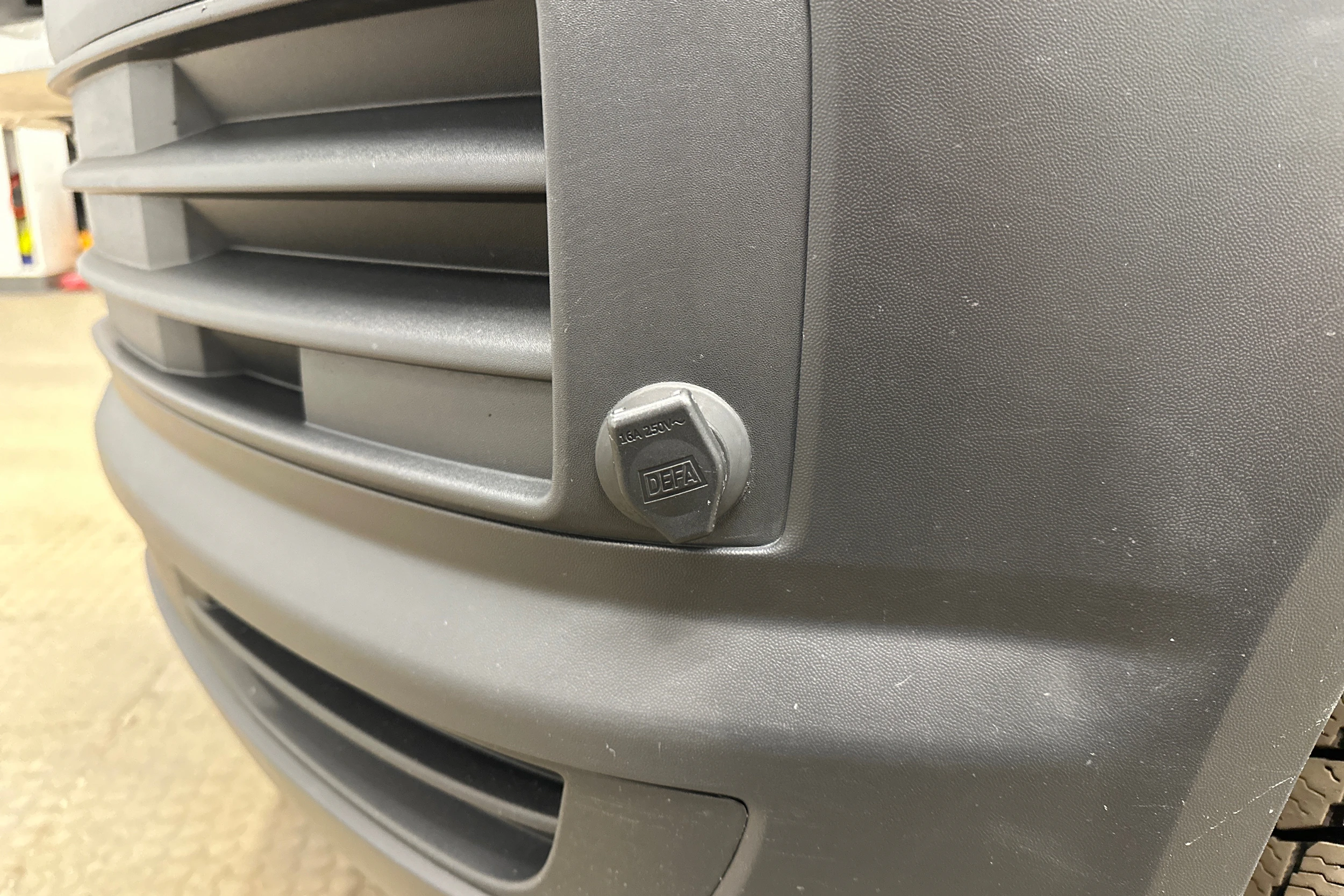 valkoinen Volkswagen Transporter 2018 kuva 21.