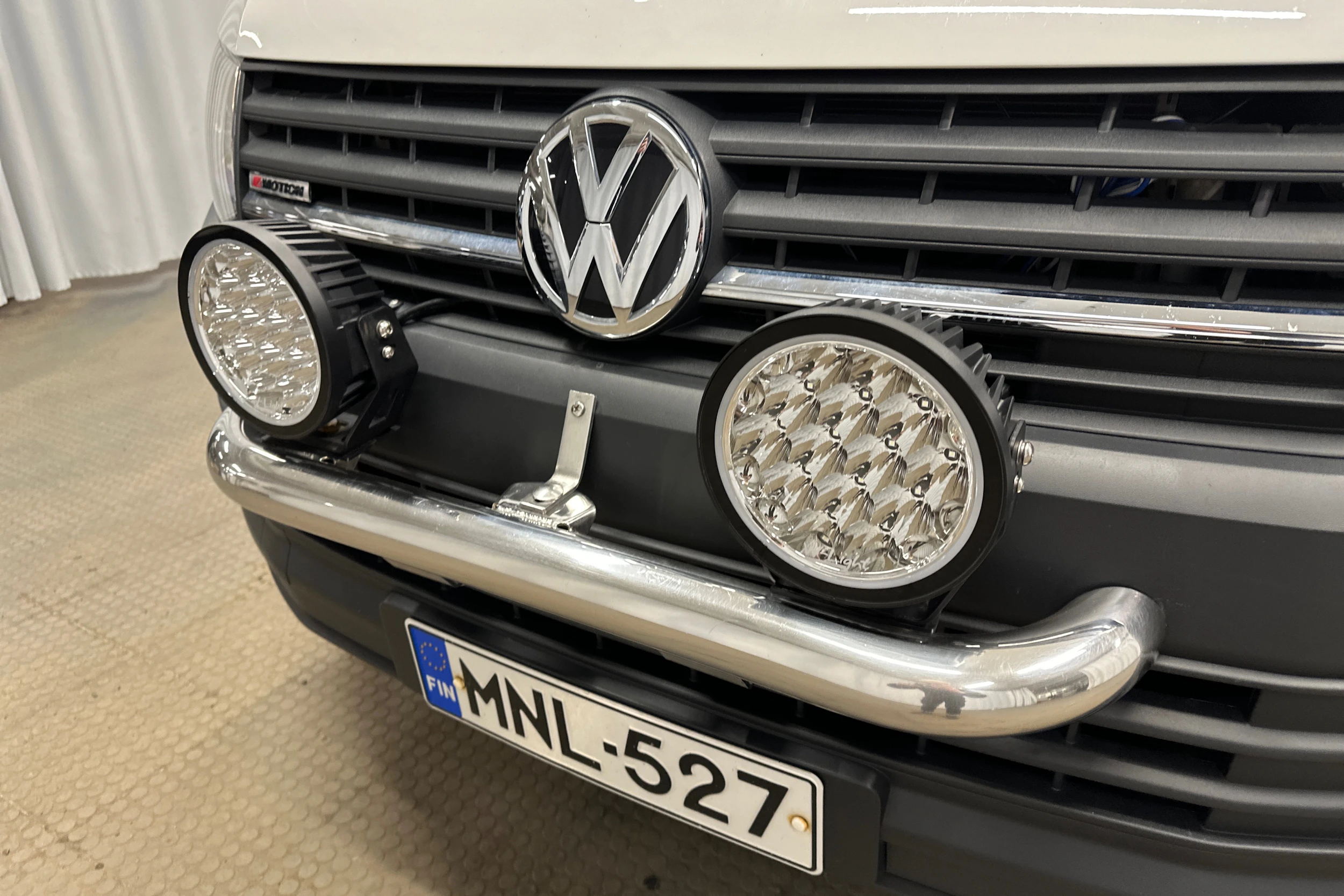 valkoinen Volkswagen Transporter 2018 kuva 22.