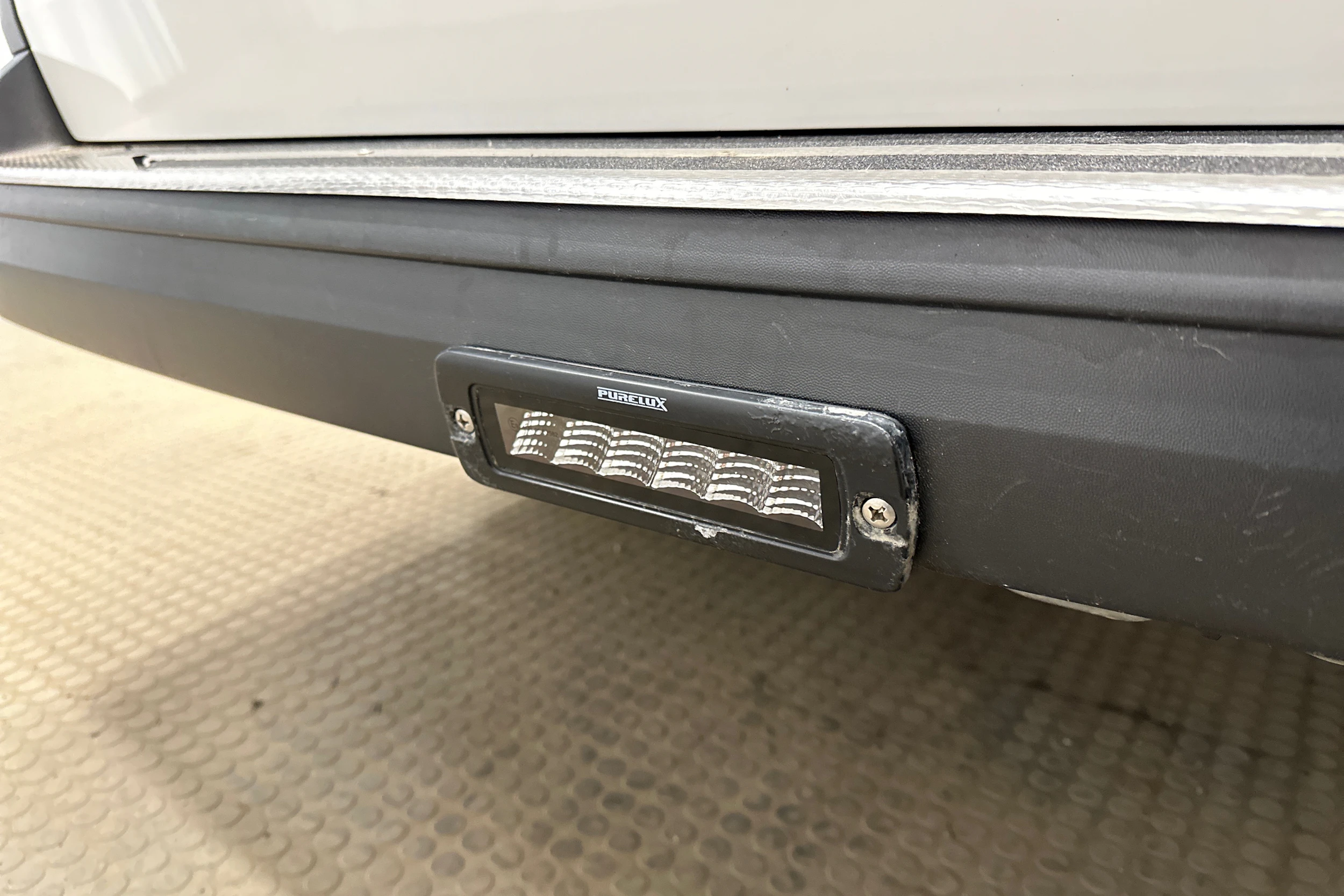 valkoinen Volkswagen Transporter 2018 kuva 23.