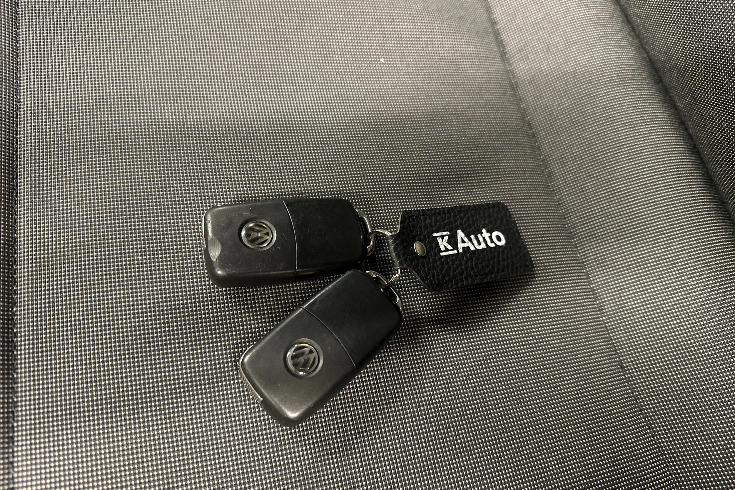 valkoinen Volkswagen Transporter 2018 kuva 31.