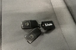 valkoinen Volkswagen Transporter 2018 kuva 31.