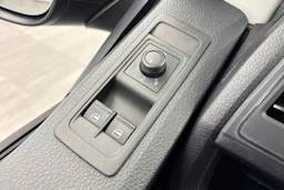 harmaa Volkswagen Transporter 2018 kuva 12.