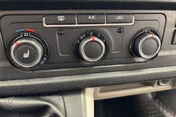 harmaa Volkswagen Transporter 2018 kuva 14.