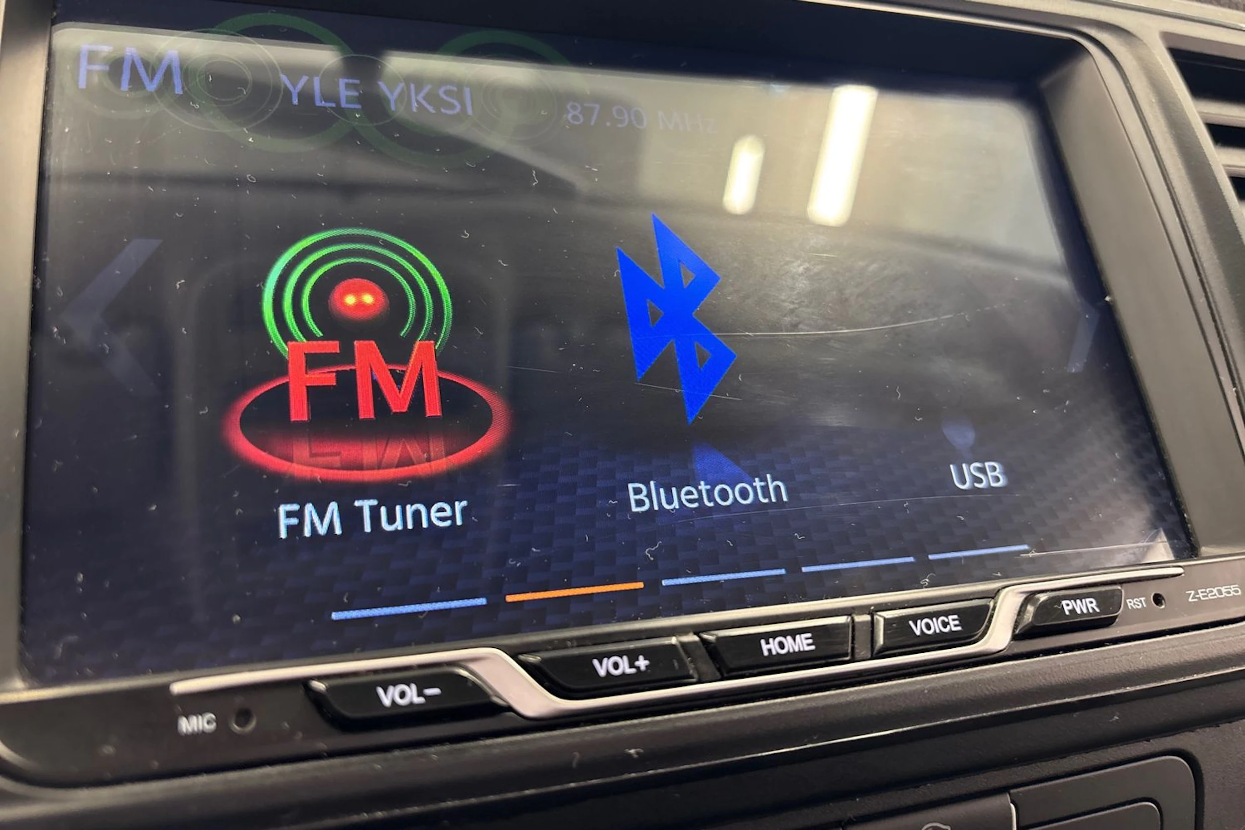 harmaa Volkswagen Transporter 2018 kuva 16.