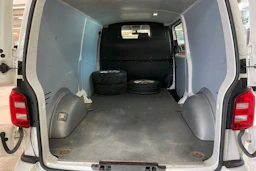 Valkoinen Volkswagen TRANSPORTER 2018 kuva 14.