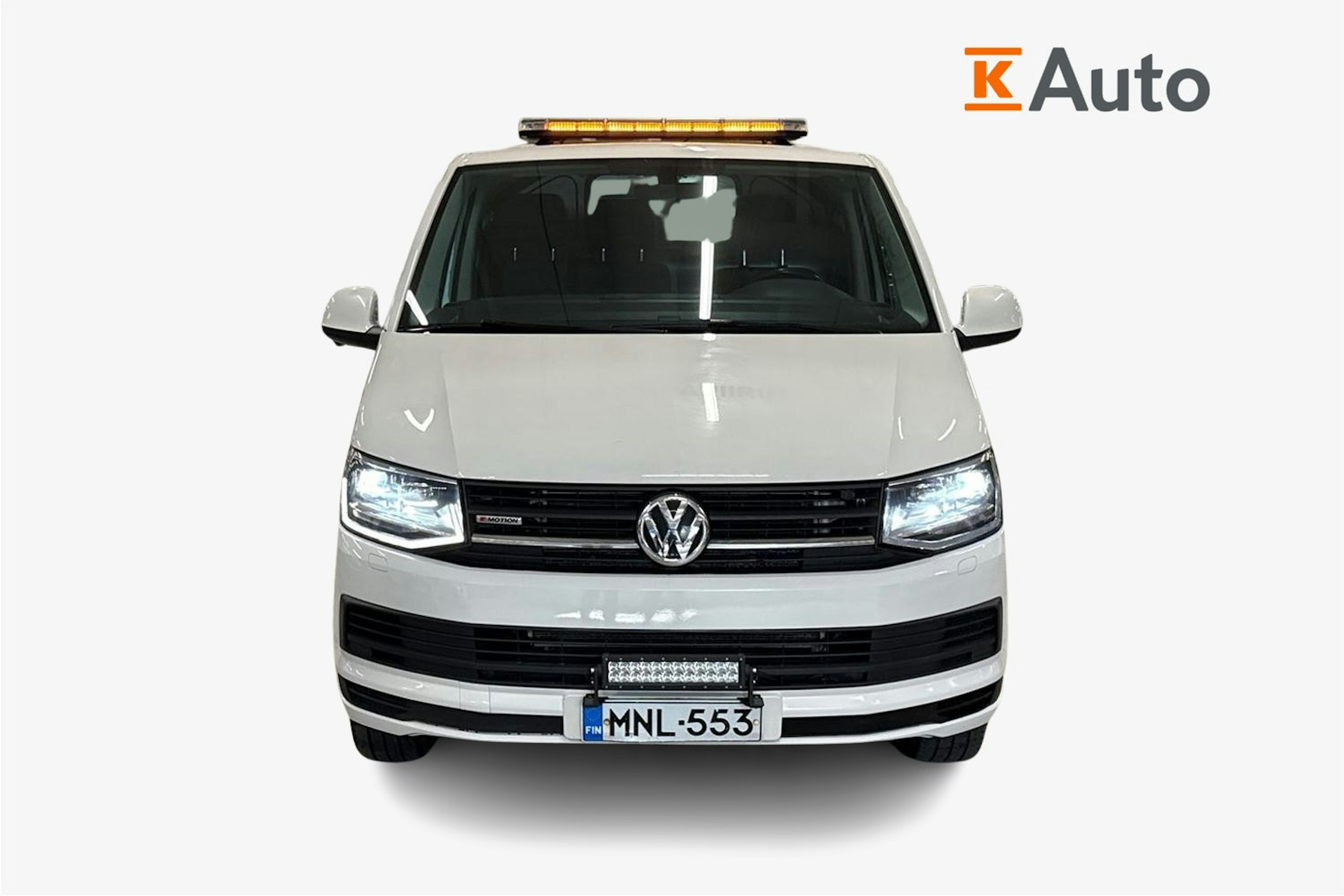 valkoinen Volkswagen Transporter 2018 kuva 4.